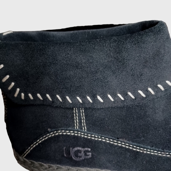 Ugg Varney black moccasins boho ankle booties size 7 - Picture 2 of 9